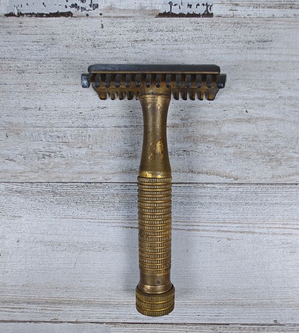 ANTIQUE SEGAL UNITARY Double Edge Safety Razor 1930s Texture Grip Open Comb Head